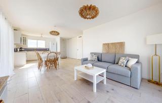 Lovely Home In Les Magnils-Reigniers - 9