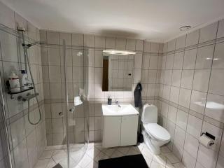 PARKEN CENTRAL - Downtown Home with 2BR, Balcony, Private Parking and Elevator - 6