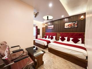 HOTEL VIA GANGA INN ! గంగా ఇన్ ద్వారా హోటల్ VARANASI! FULLY AIR-CONDITIONED HOTEL AT PRIME LOCATION WITH ROOFTOP GANGES VIEW! 2 Min walking distance from ASSI GHAT ,NEAR KASHI VISHWANATH TEMPLE - Varanasi - 0