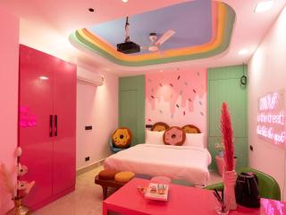 Orsom Stays Sassy Sector 53 - 3