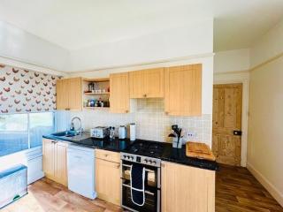 NEW Seabreeze Large Family Apt Sea Views Ventnor - 4