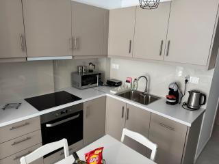 Central Apartment with private parking - Atene - 2