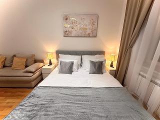 Modern 2 Bed-Room Apartment in Prague 1 with Stunning National Museum View - Praga - 1