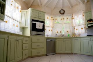 Escape to a delightful spacious family villa in Saint James - Saint James - 3
