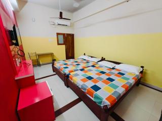 SAlBALA LODGE - AC ROOMS WITH COOKING FACILITIES Near CMC - Vellore - 4