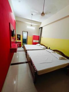 SAlBALA LODGE - AC ROOMS WITH COOKING FACILITIES Near CMC - Vellore - 1
