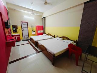SAlBALA LODGE - AC ROOMS WITH COOKING FACILITIES Near CMC - Vellore - 9