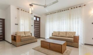 Rash Holiday Inn-Malabe Colombo - 7