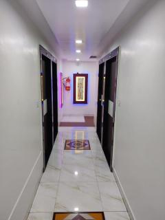 Hotel Vanya Palace - Ahmedabad - 1