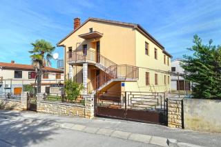 Spacious apartment in Peroj with terrace - Peroj - 0
