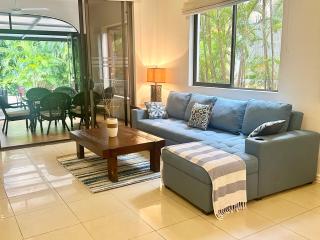 Spacious Tropical Villa Near Beach in Los Delfines - - 3