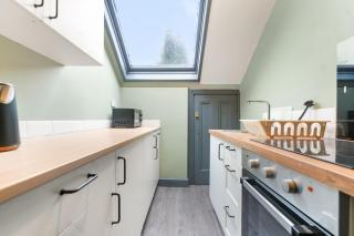 Amazing Moseley Studio - 9 - Birmingham - 4