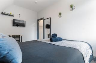 Amazing Moseley Studio - 9 - Birmingham - 7