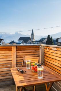 ArVia Living - Ferienwohnung in Altmünster, zentrale Lage, 7 Min Gehweg zum Traunsee, Balkon, Küche, gratis Parkplatz & WLAN - Altmünster - 9