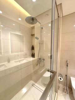 Luxury 2 Bedroom Apartment with Sea Views & Private Beach Access - 3