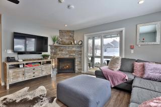Beautifully Renovated 2 Rooms 2 Bath Suite - 0