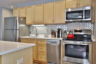 Beautifully Renovated 2 Rooms 2 Bath Suite - 4