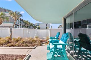 Steps to Paradise: Ground-floor 2BR/2BA beachfront condo, sleeps 8, Gulf views! - Panama City Beach - 6