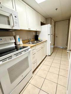 Ocean Breeze Retreat Oceanfront Sleeps 6 - Myrtle Beach - 5