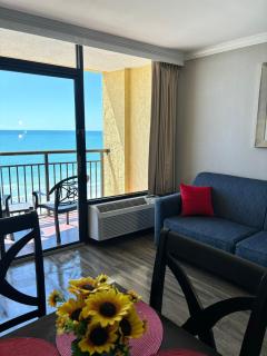 Ocean Breeze Retreat Oceanfront Sleeps 6 - Myrtle Beach - 0