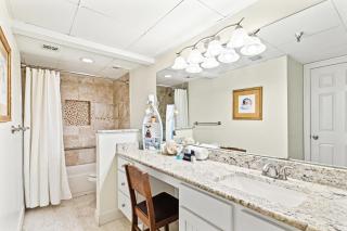 Steps to Paradise: Ground-floor 2BR/2BA beachfront condo, sleeps 8, Gulf views! - Panama City Beach - 2