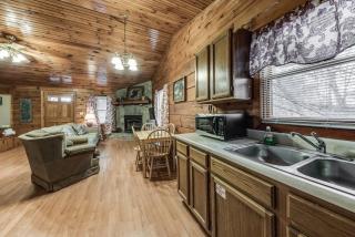 Great Cabin with a View close to Dollywood! - Sevierville - 1