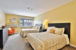 Hotel Style Condo Promising a Comfortable and Convenient Retreat right in the heart of Vermont ski country - 3