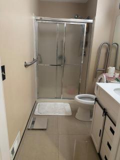 Fully furnished 2-bed & 2-bath - East Brunswick - 9