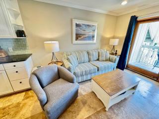 Oceanfront 1 Bedroom Oasis Breakers 208 - Hilton Head Island - 8