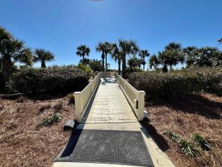 Oceanfront 1 Bedroom Oasis Breakers 208 - Hilton Head Island - 7