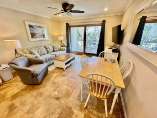 Oceanfront 1 Bedroom Oasis Breakers 208 - Hilton Head Island - 3