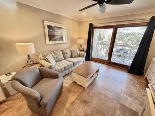 Oceanfront 1 Bedroom Oasis Breakers 208 - Hilton Head Island - 1