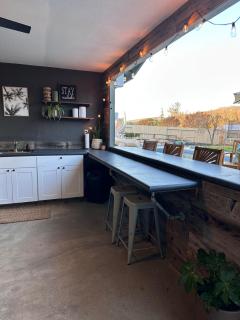 Pool, Sauna, Spa, & Fire-pit - Ukiah - 3