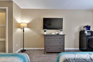 Your Perfect Getaway Renovated and Beautifully Decorated Hotel Room Studio - Killington - 5