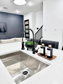Hidden Haven HTX Unit A - Houston - 2