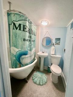 Neptune's Grotto Old Florida Adventure Retreat - Spring Hill - 2
