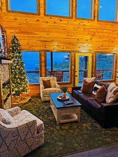 5 Star Views! Hot Tub! Game Room! Near Dollywood & Parkway - 1