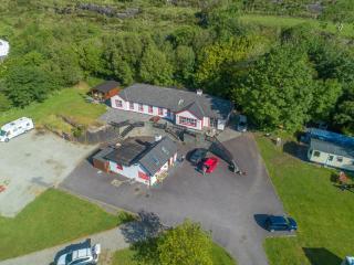 Hungry Hill Lodge and Glamping - Adrigole - 1