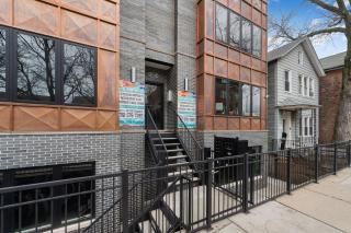 Cozy Chicago 3BD 2Bath Retreat with Balcony - Chicago - 4