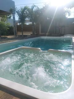 Estilo resort para confraternizar com hidro, piscina, garagem em casa tudo privativo, insira acima de 6 hóspedes para usar os 3 quartos - Sorriso - 4