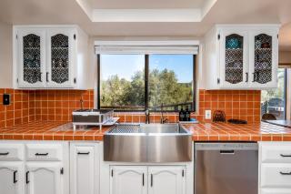 Spacious Mountain View Oasis - Pool, Spa & Game Rm - 1