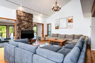 Spacious Mountain View Oasis - Pool, Spa & Game Rm - 4