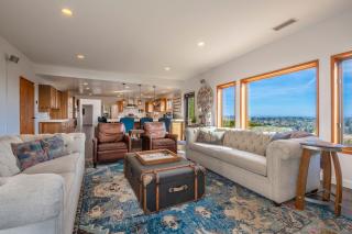 Luxury Home Atop the Hills - Santa Barbara - 3