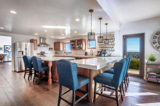 Luxury Home Atop the Hills - Santa Barbara - 4