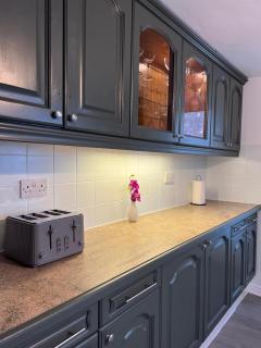 3BDR Town House in the Heart of Holyhead - Free Onsite Parking - Holyhead - 4