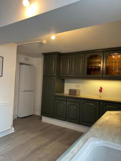 3BDR Town House in the Heart of Holyhead - Free Onsite Parking - Holyhead - 5