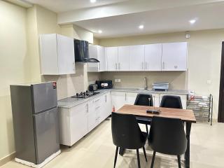 Entire 2-Bed Apartment Best For Families and Friends - Islamabad - 9