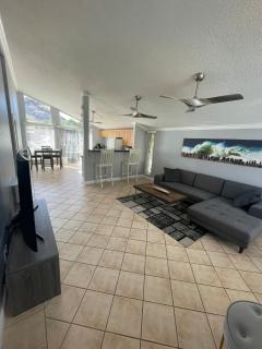 Paradise Getaway Only 2-min Drive From The Beach! - Waianae - 0