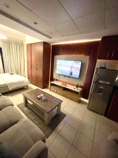 Ultra Luxury Chic Studio in JLT - 5