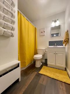 Downtown Yellow Room at Villages on Aurora - 1